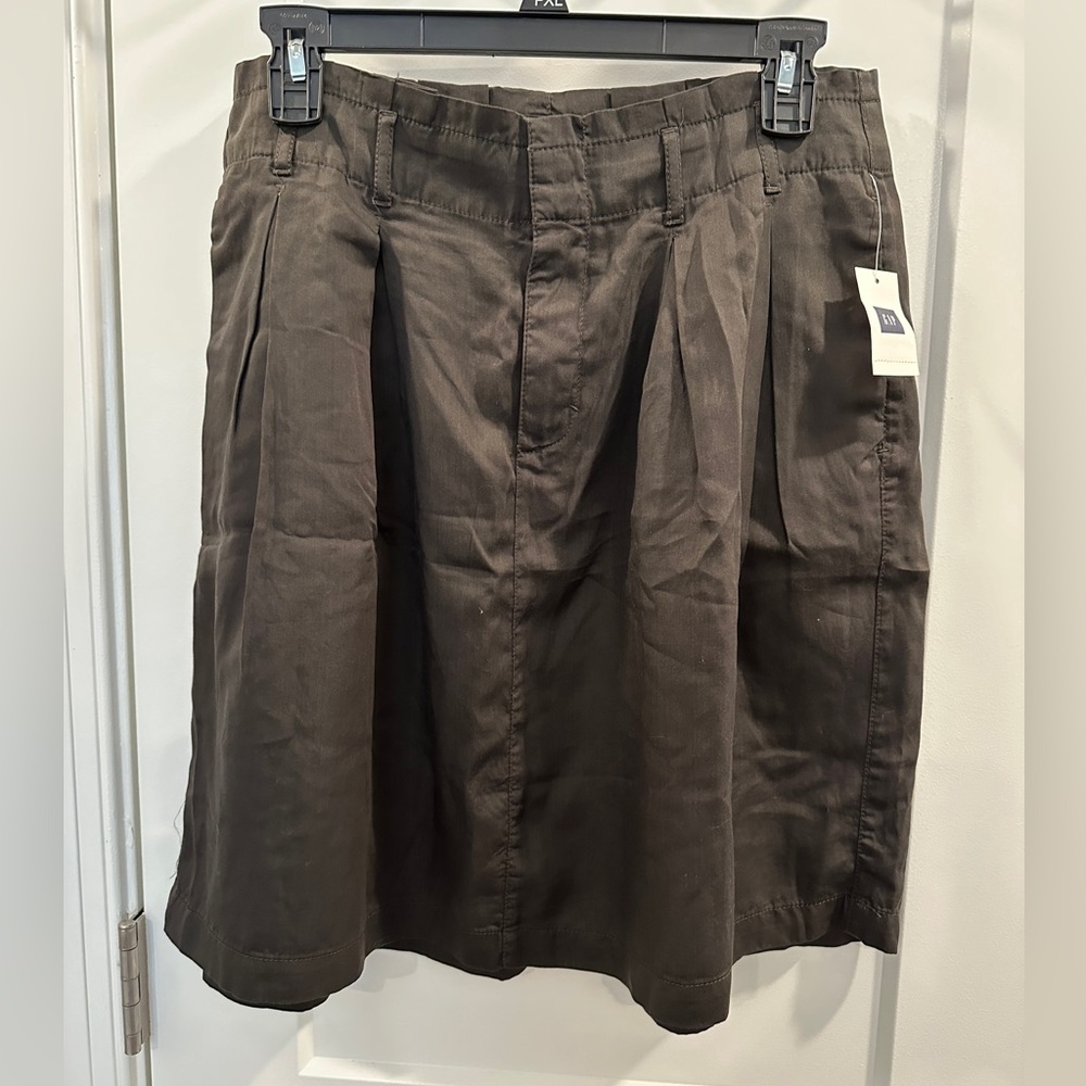 NEW! Gap brown skirt size 4
